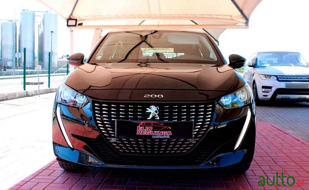 2021' Peugeot 208 photo #2