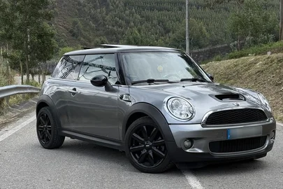 2008' MINI Cooper S 3 Portas