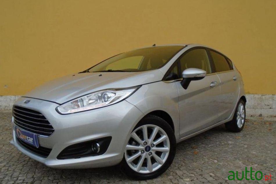 2016' Ford Fiesta 1.5 Tdci St Line photo #1