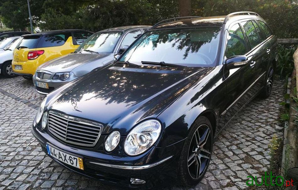 2005' Mercedes-Benz E-220 Avantgard photo #2