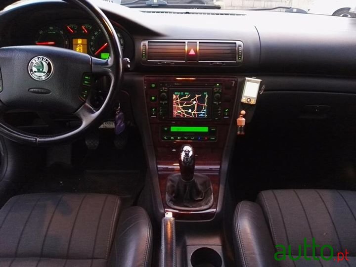 2004' Skoda Superb photo #3