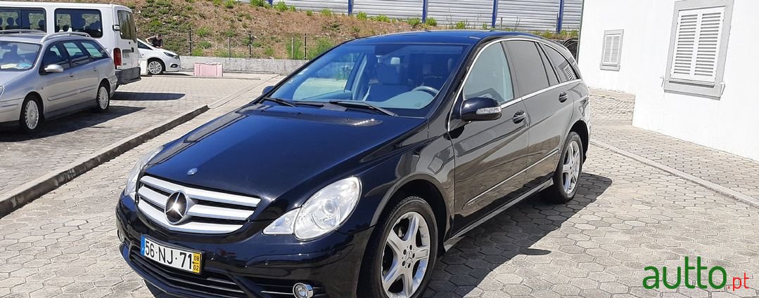 2008' Mercedes-Benz R-320 photo #1