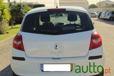 2009' Renault Clio Dynamique S photo #3