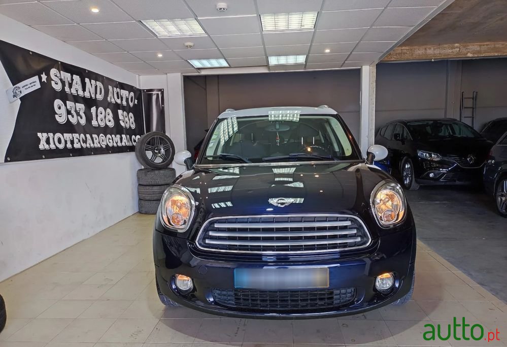 2011' MINI Countryman Cooper D photo #3