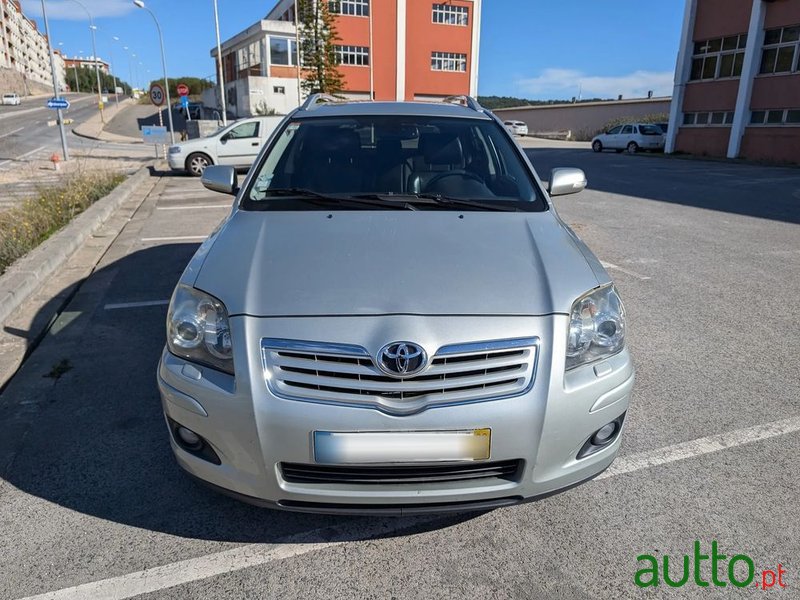 2008' Toyota Avensis Sw photo #1