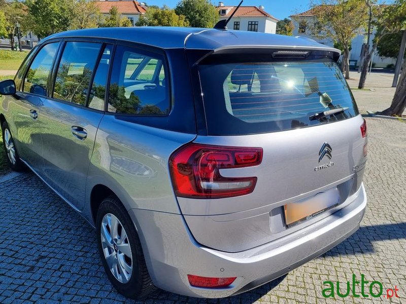 2022' Citroen C4 SpaceTourer photo #3
