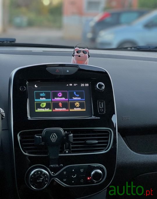 2017' Renault Clio photo #6