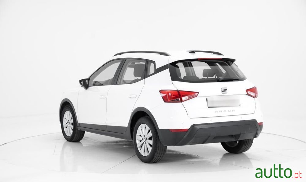 2019' SEAT Arona 1.6 Tdi Style photo #3