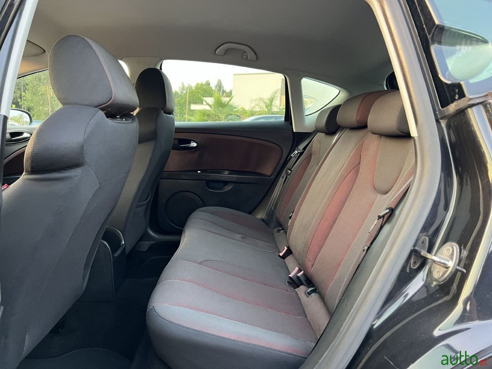 2006' SEAT Leon photo #6