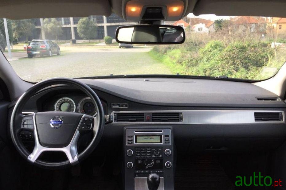 2009' Volvo V70 photo #2