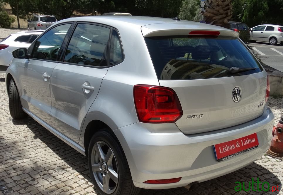 2015' Volkswagen Polo photo #4