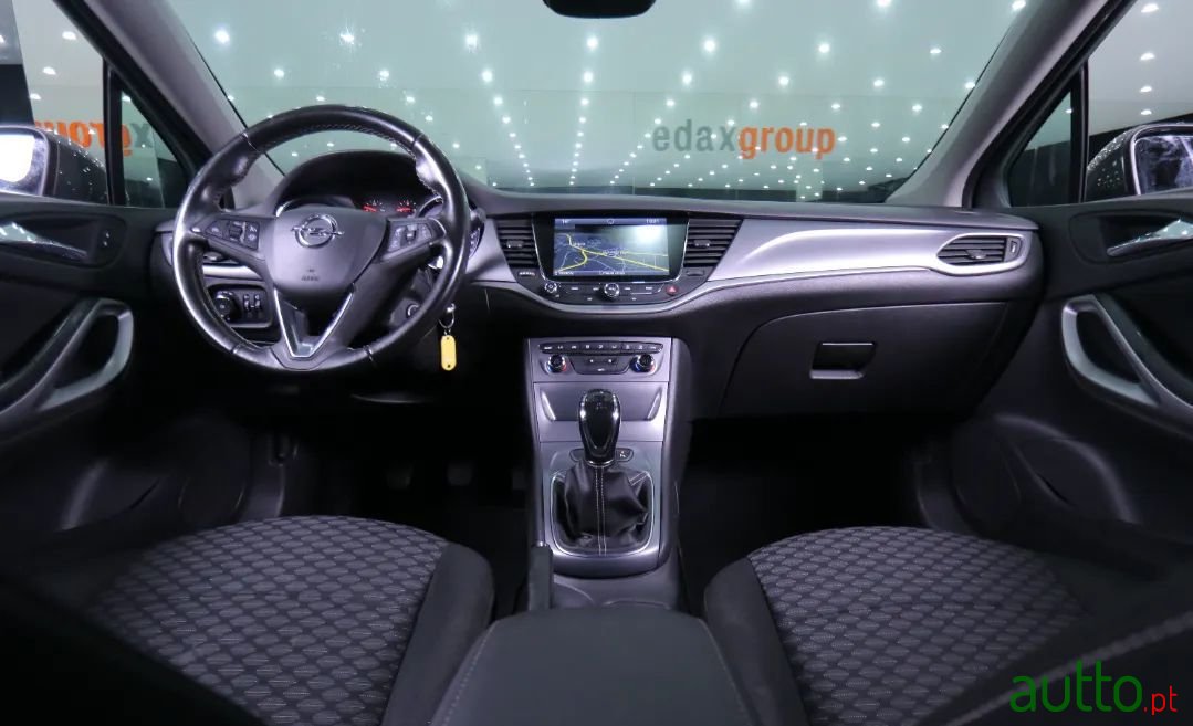 2018' Opel Astra photo #6