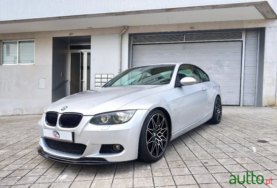 2007' BMW 320 photo #1