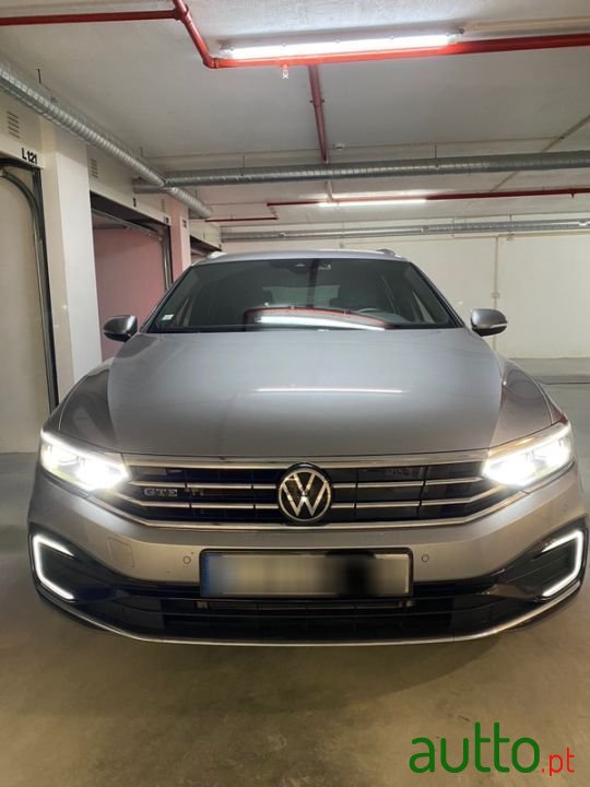 2021' Volkswagen Passat photo #1