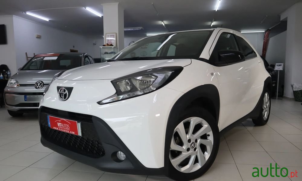 2023' Toyota Aygo X 1.0 Play photo #1