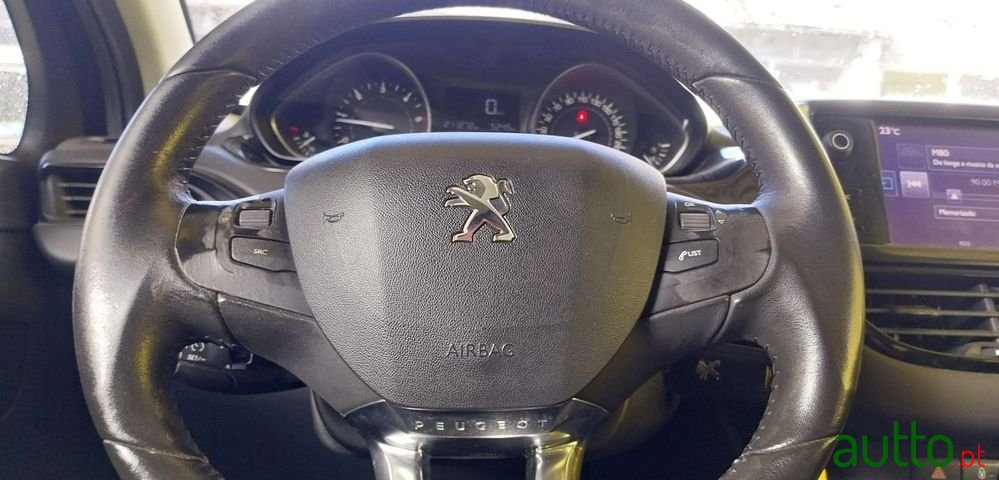 2016' Peugeot 208 1.6 Bluehdi Allure photo #6