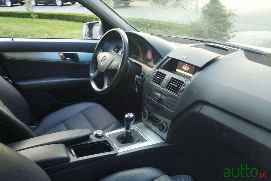 2010' Mercedes-Benz C-250 photo #1