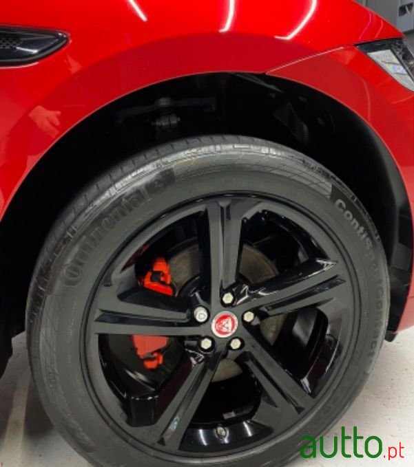 2016' Jaguar F-Pace photo #4