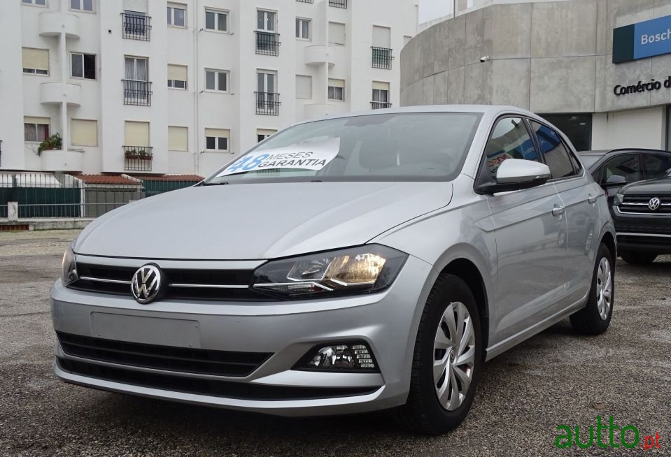 2019' Volkswagen Polo photo #2