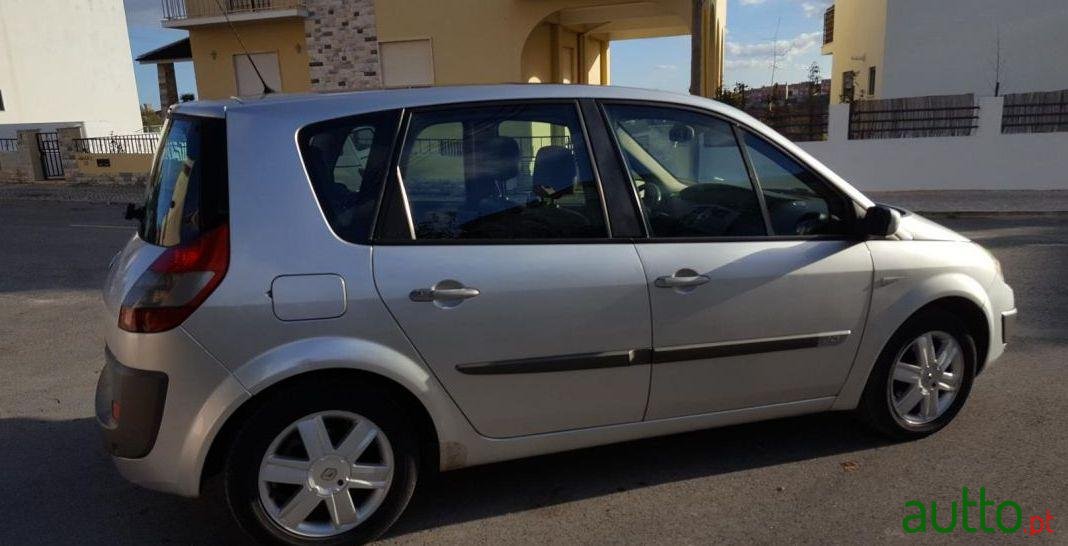 2006' Renault Scenic 1.5 Dci photo #1