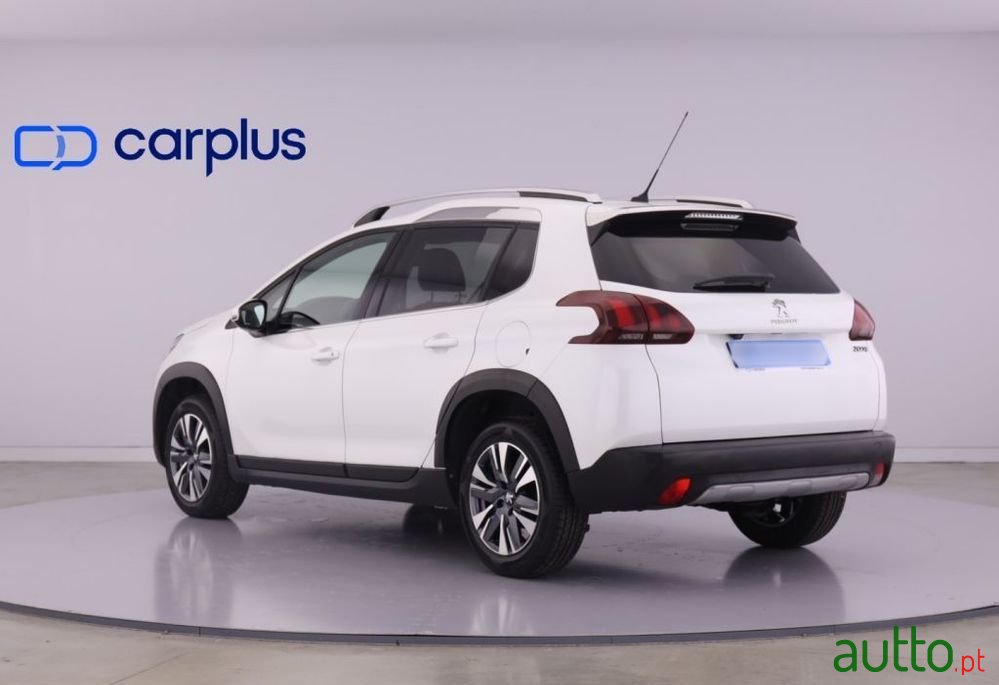 2018' Peugeot 2008 1.2 Puretech Allure photo #5