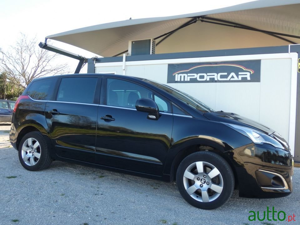 2016' Peugeot 5008 photo #1