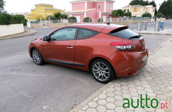 2010' Renault Megane photo #2