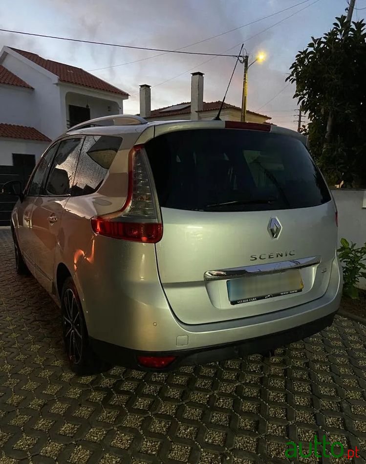 2013' Renault Grand Scenic photo #4