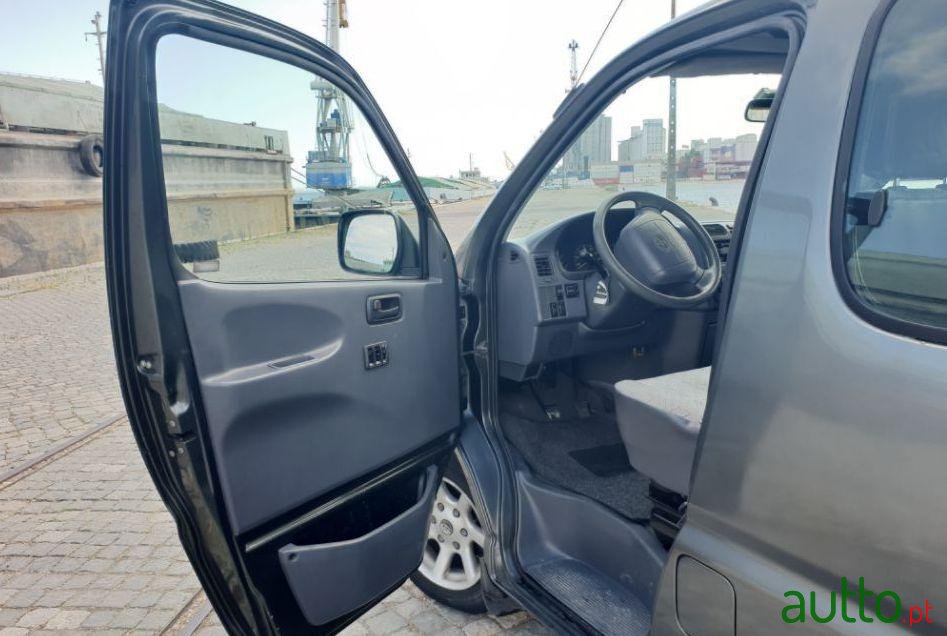 2000' Toyota Hiace photo #4