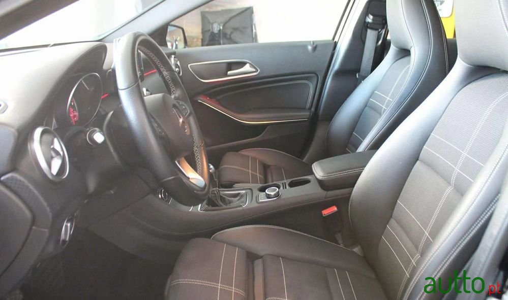 2017' Mercedes-Benz Classe A photo #3