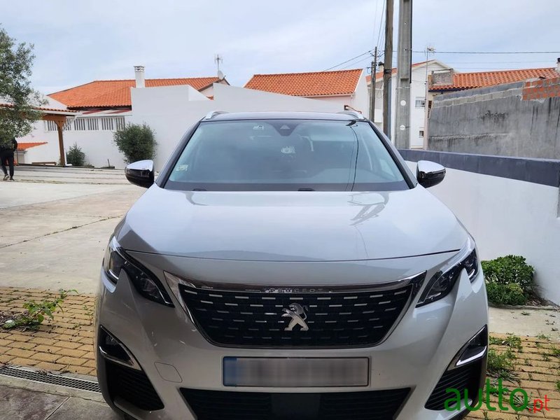 2020' Peugeot 5008 photo #1