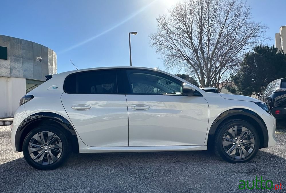 2021' Peugeot e-208 50 Kwh Allure Pack photo #5