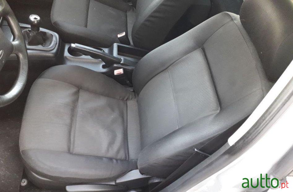 2002' Volkswagen Passat Variant photo #3