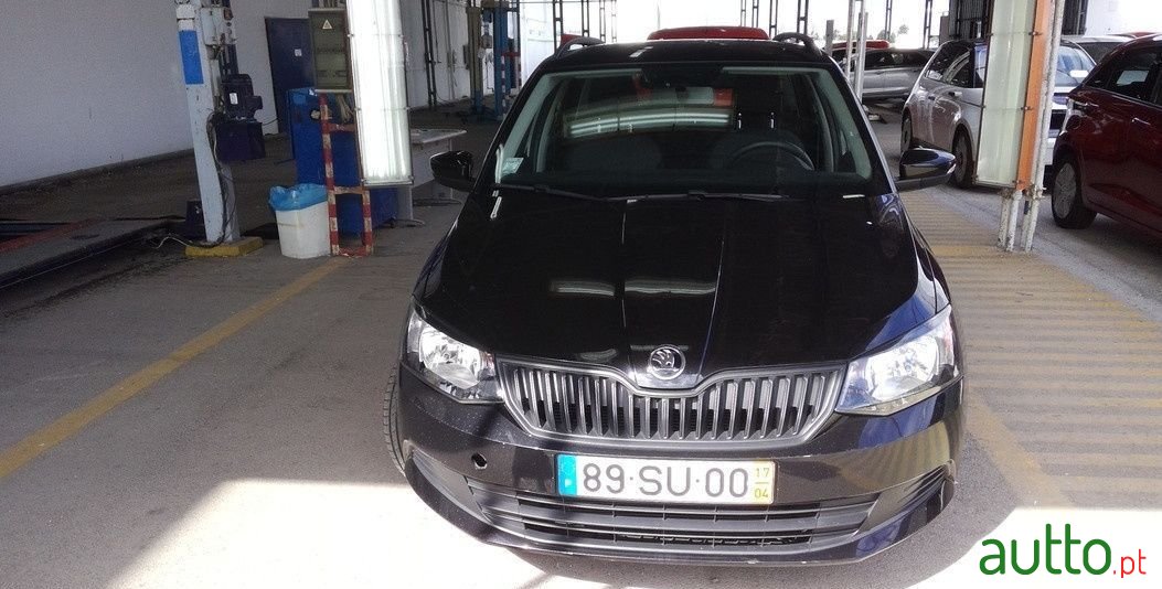 2017' Skoda Fabia Break photo #3