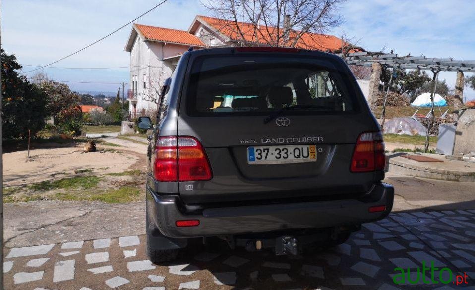 2000' Toyota Hdj 100 photo #2