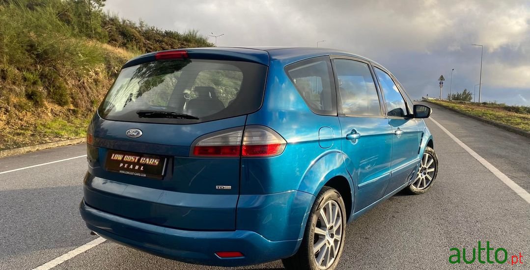 2008' Ford S-Max photo #3