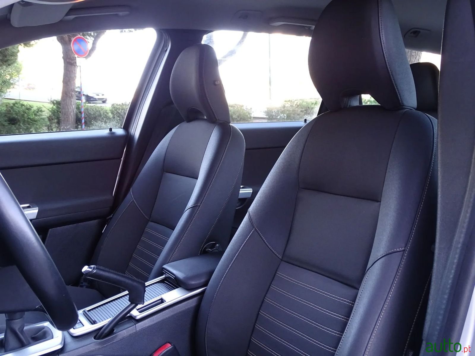 2010' Volvo V50 photo #5