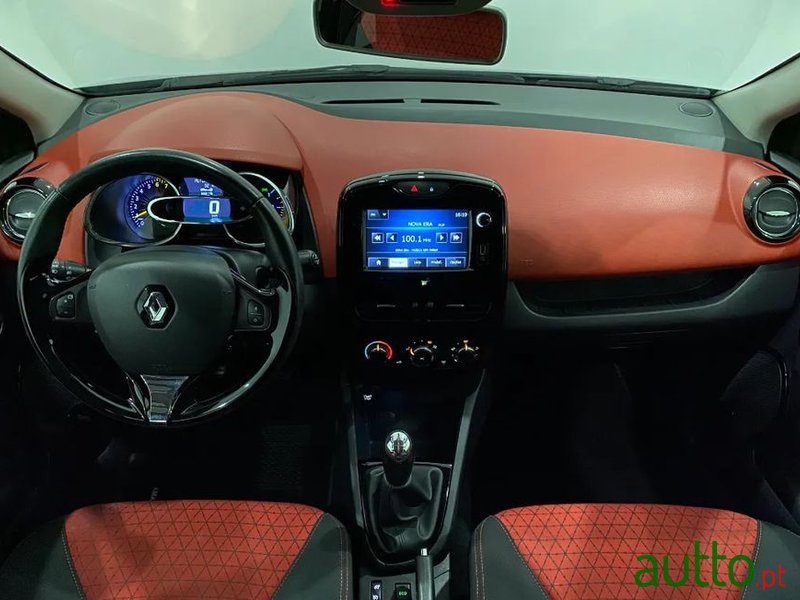 2014' Renault Clio photo #6