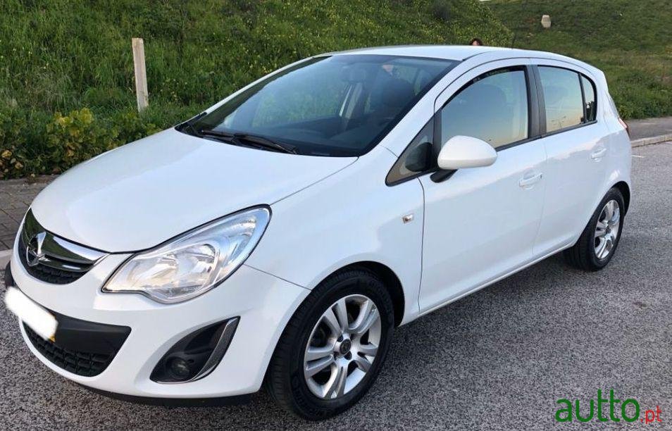 2013' Opel Corsa photo #1
