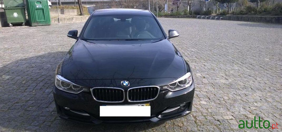 2012' BMW 320 photo #1