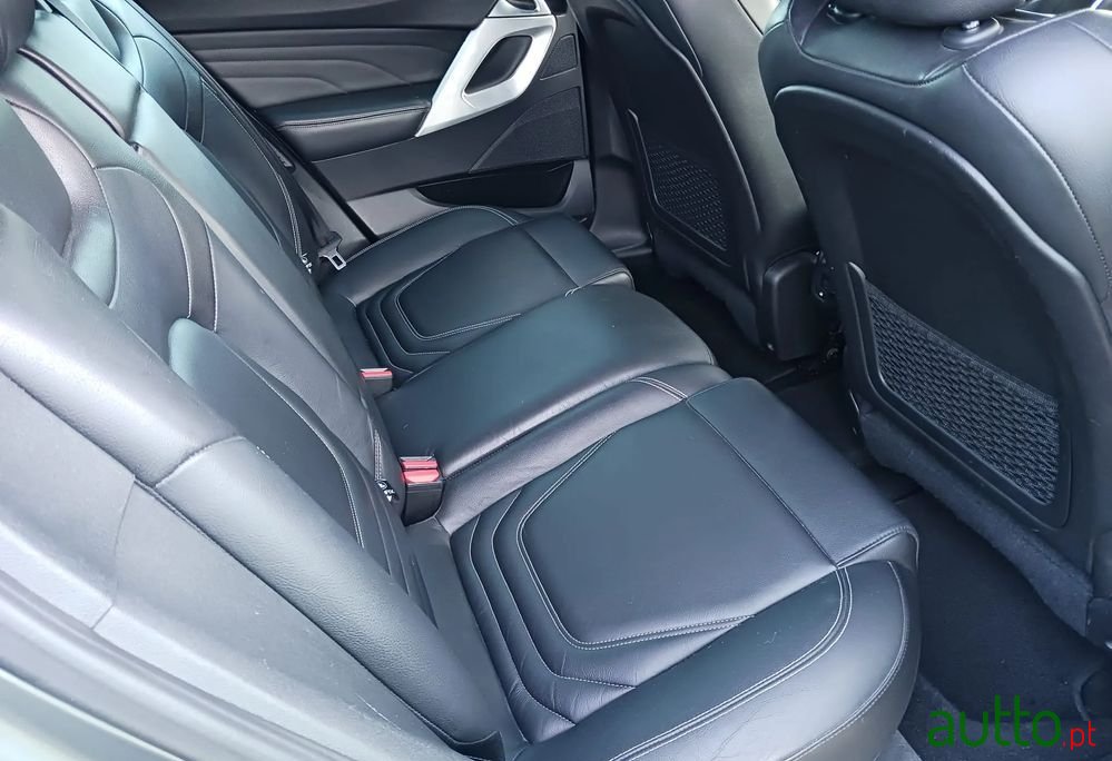 2013' Citroen DS5 photo #5