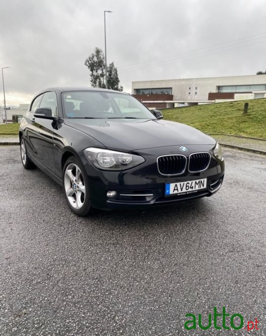 2014' BMW 120 Sport photo #5