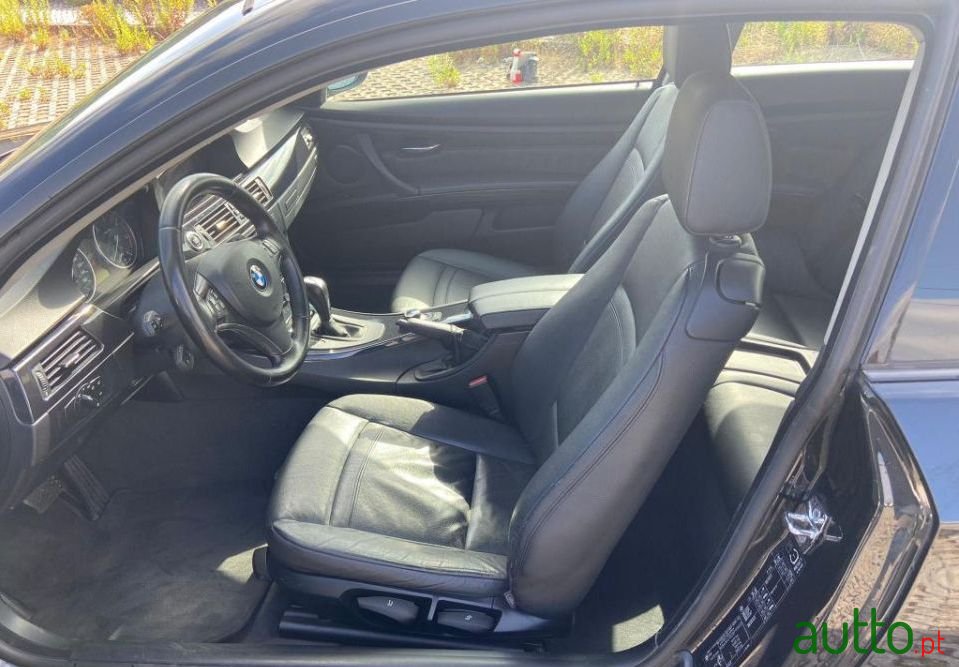 2008' BMW 320 photo #3