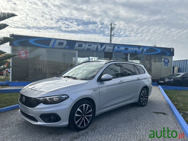 2019' Fiat Tipo Station Wagon photo #2