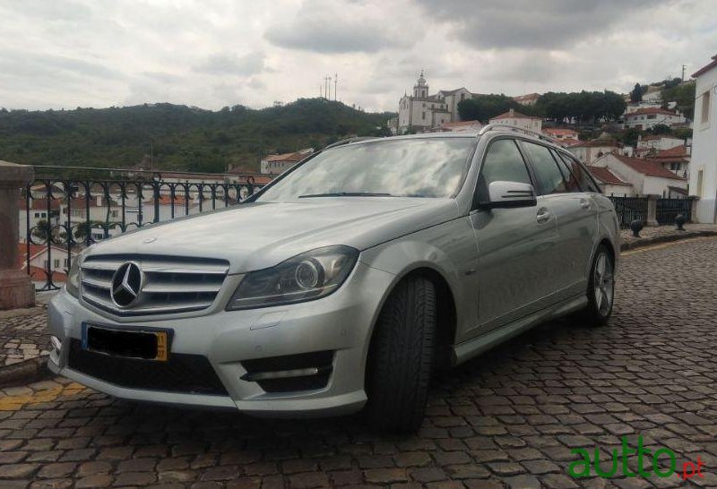 2011' Mercedes-Benz C-220 photo #4