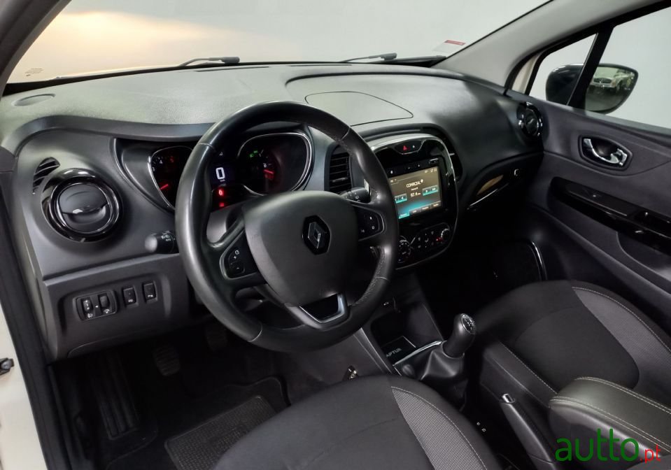 2017' Renault Captur photo #5