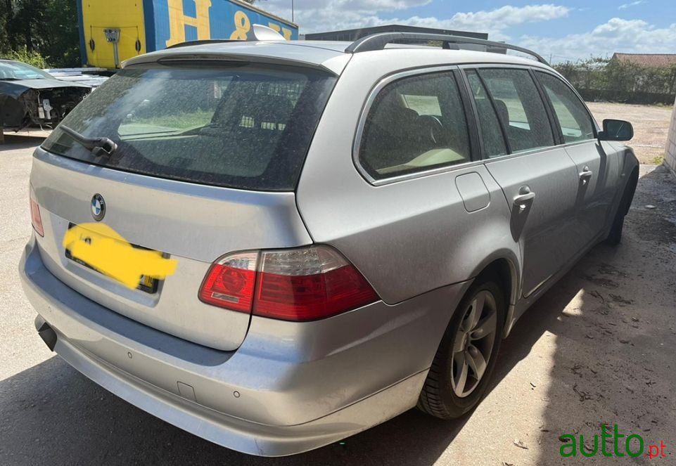 2007' BMW 520 photo #3