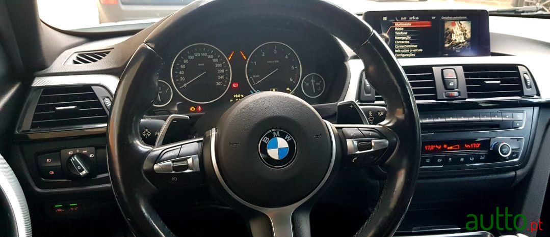 2015' BMW 320 photo #2