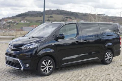 2020' Toyota ProAce Verso