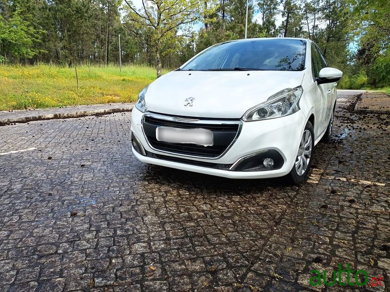 2018' Peugeot 208 Puretech photo #4